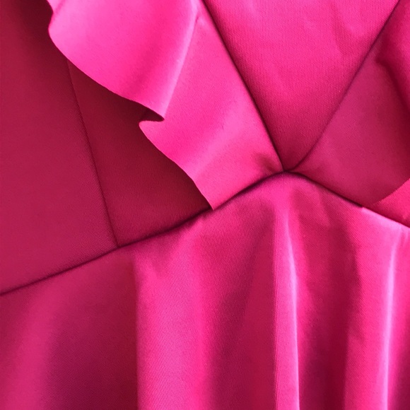New TED BAKER Alair Pink V Neck Ruffle Collar
Dress - Picture 9 of 16